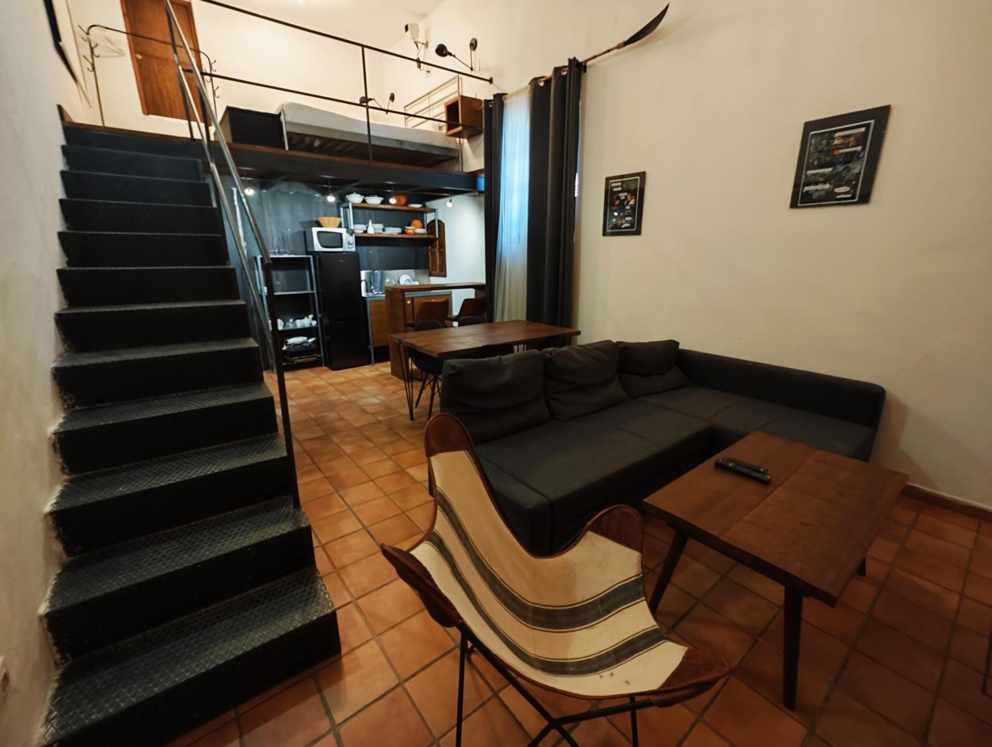 קרמונה Hostal Cafe Frenteabastos מראה חיצוני תמונה