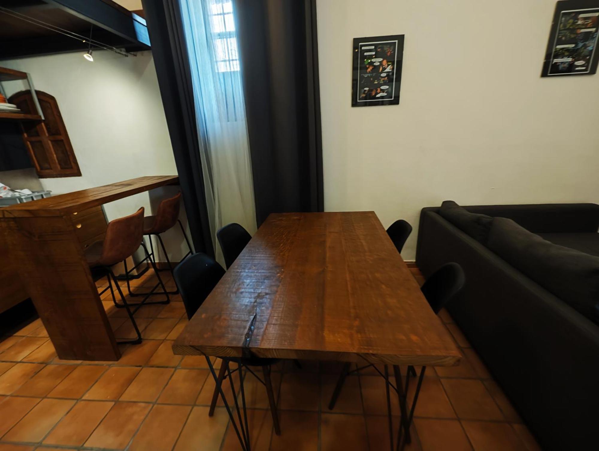 קרמונה Hostal Cafe Frenteabastos מראה חיצוני תמונה