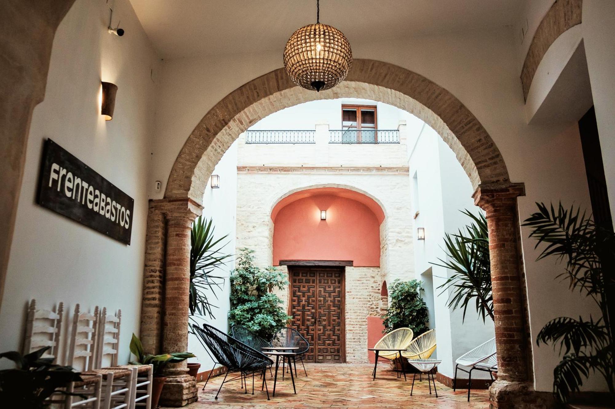 קרמונה Hostal Cafe Frenteabastos מראה חיצוני תמונה