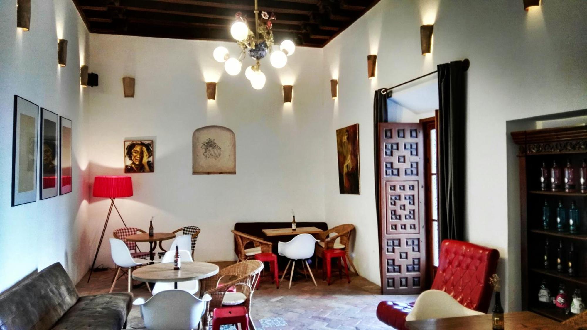 קרמונה Hostal Cafe Frenteabastos מראה חיצוני תמונה