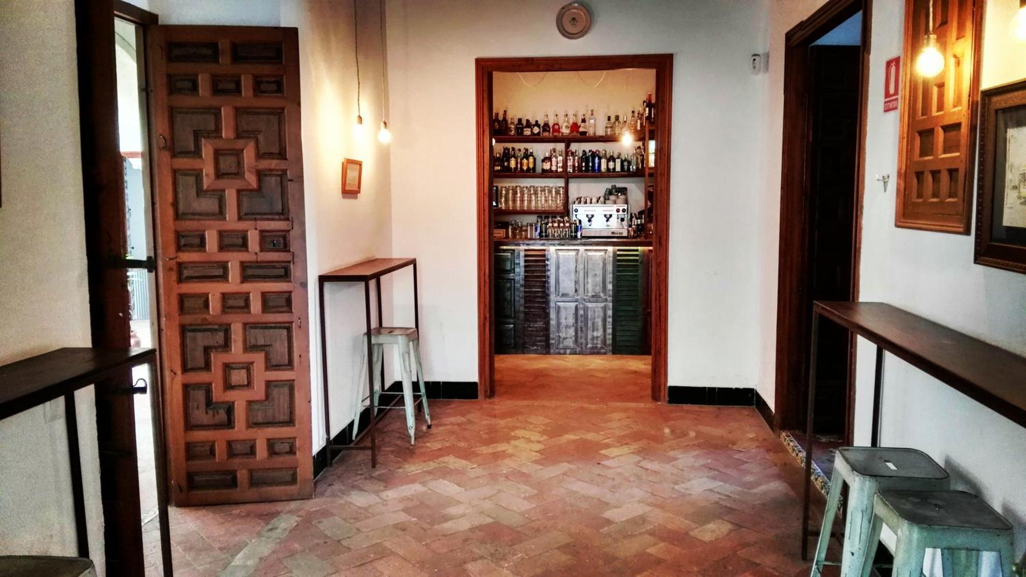 קרמונה Hostal Cafe Frenteabastos מראה חיצוני תמונה