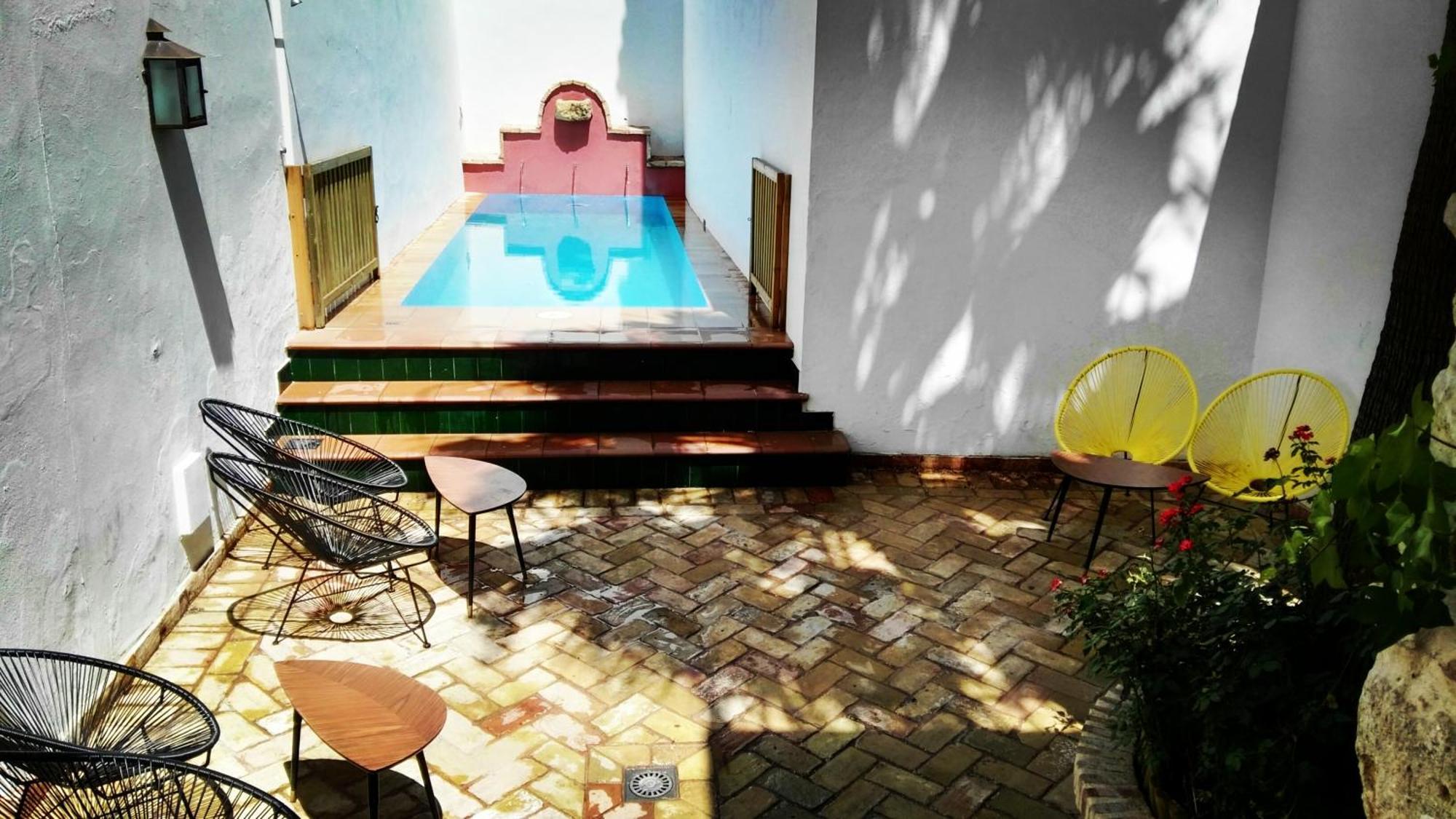 קרמונה Hostal Cafe Frenteabastos מראה חיצוני תמונה