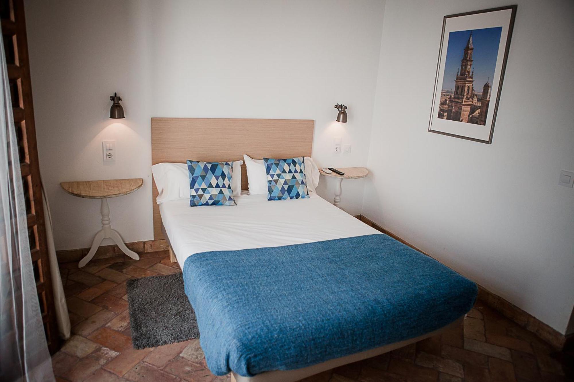 קרמונה Hostal Cafe Frenteabastos מראה חיצוני תמונה