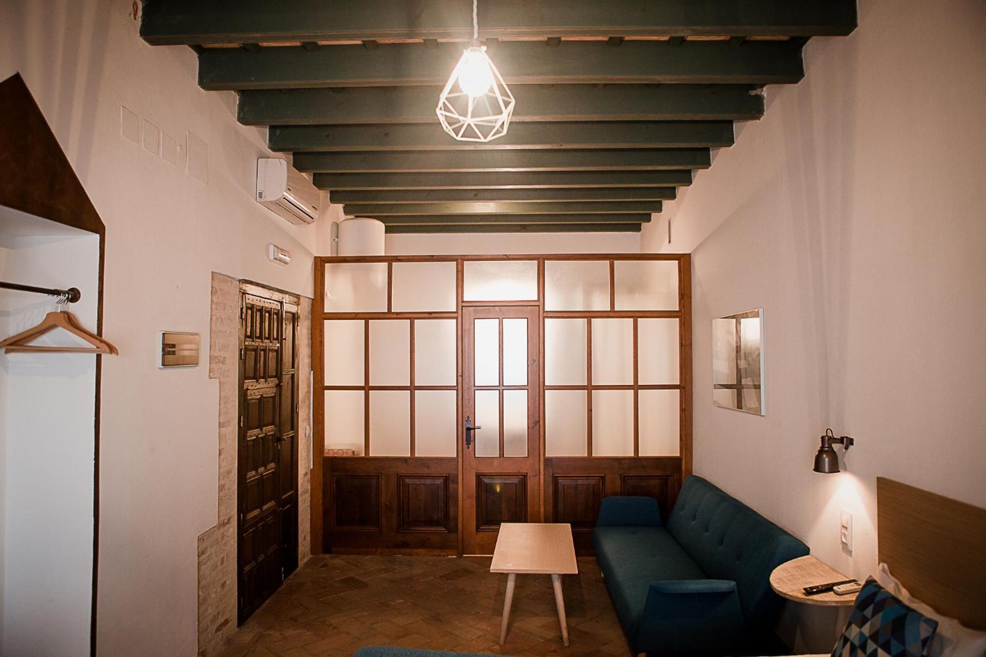 קרמונה Hostal Cafe Frenteabastos מראה חיצוני תמונה