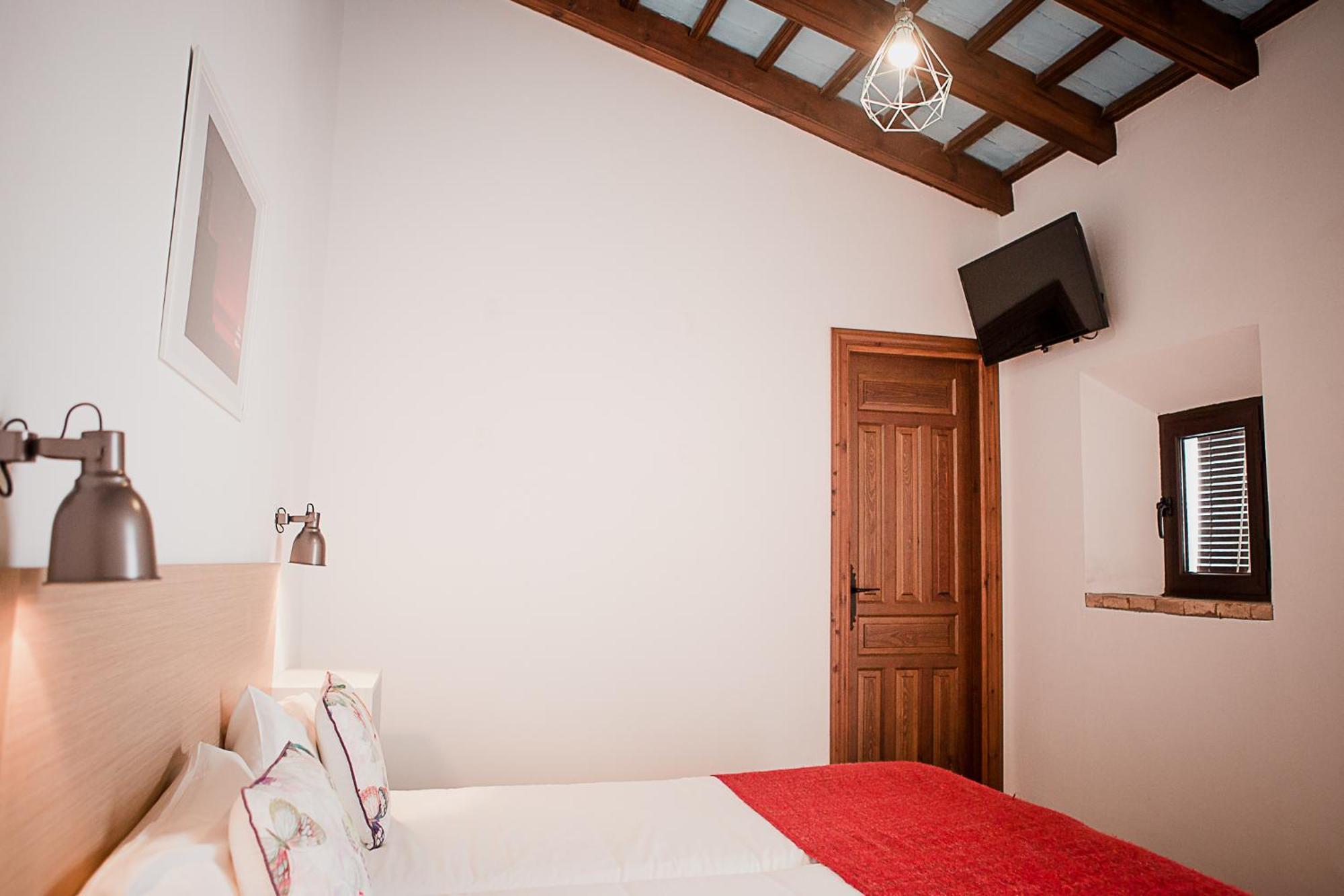 קרמונה Hostal Cafe Frenteabastos מראה חיצוני תמונה
