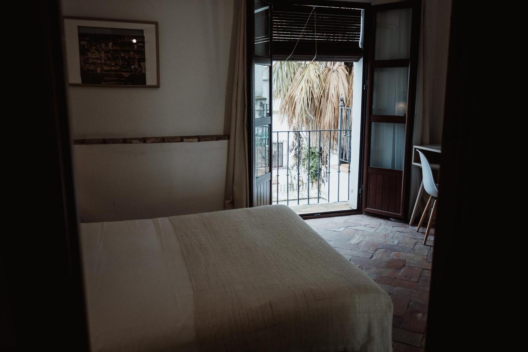 קרמונה Hostal Cafe Frenteabastos מראה חיצוני תמונה